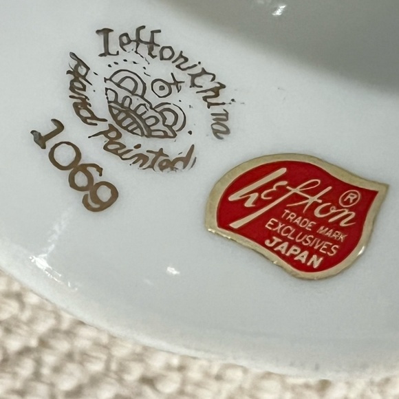 Lefton Christmas Bell Red Cardinal Holly White Ceramic Vintage - Picture 3 of 7